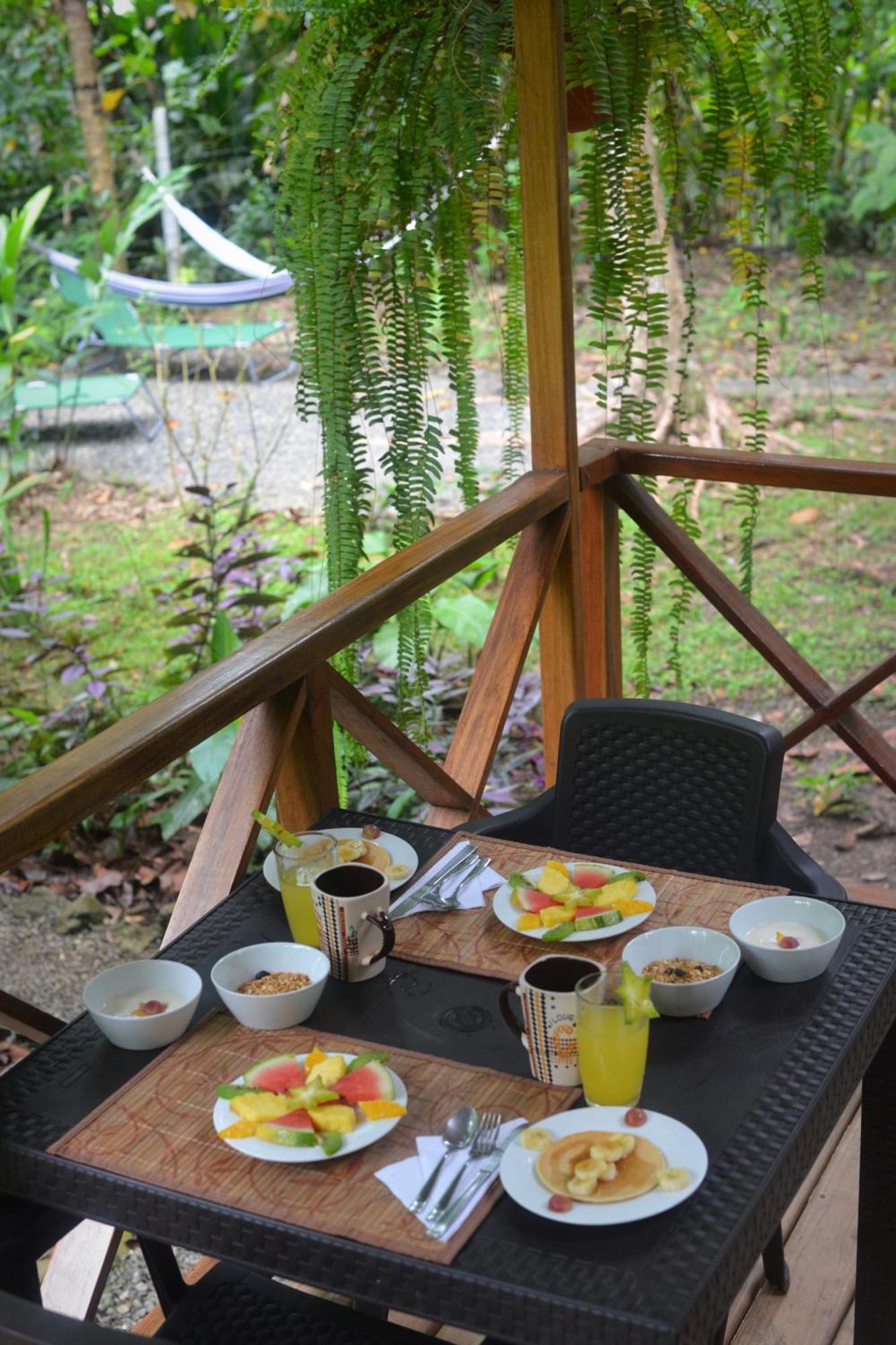 Pachamama Jungle River Lodge - Punta Uva Puerto Viejo de Talamanca 外观 照片