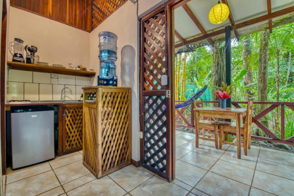 Pachamama Jungle River Lodge - Punta Uva Puerto Viejo de Talamanca 外观 照片