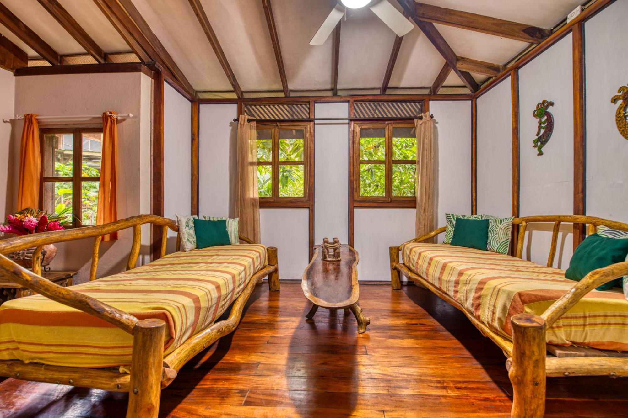 Pachamama Jungle River Lodge - Punta Uva Puerto Viejo de Talamanca 外观 照片